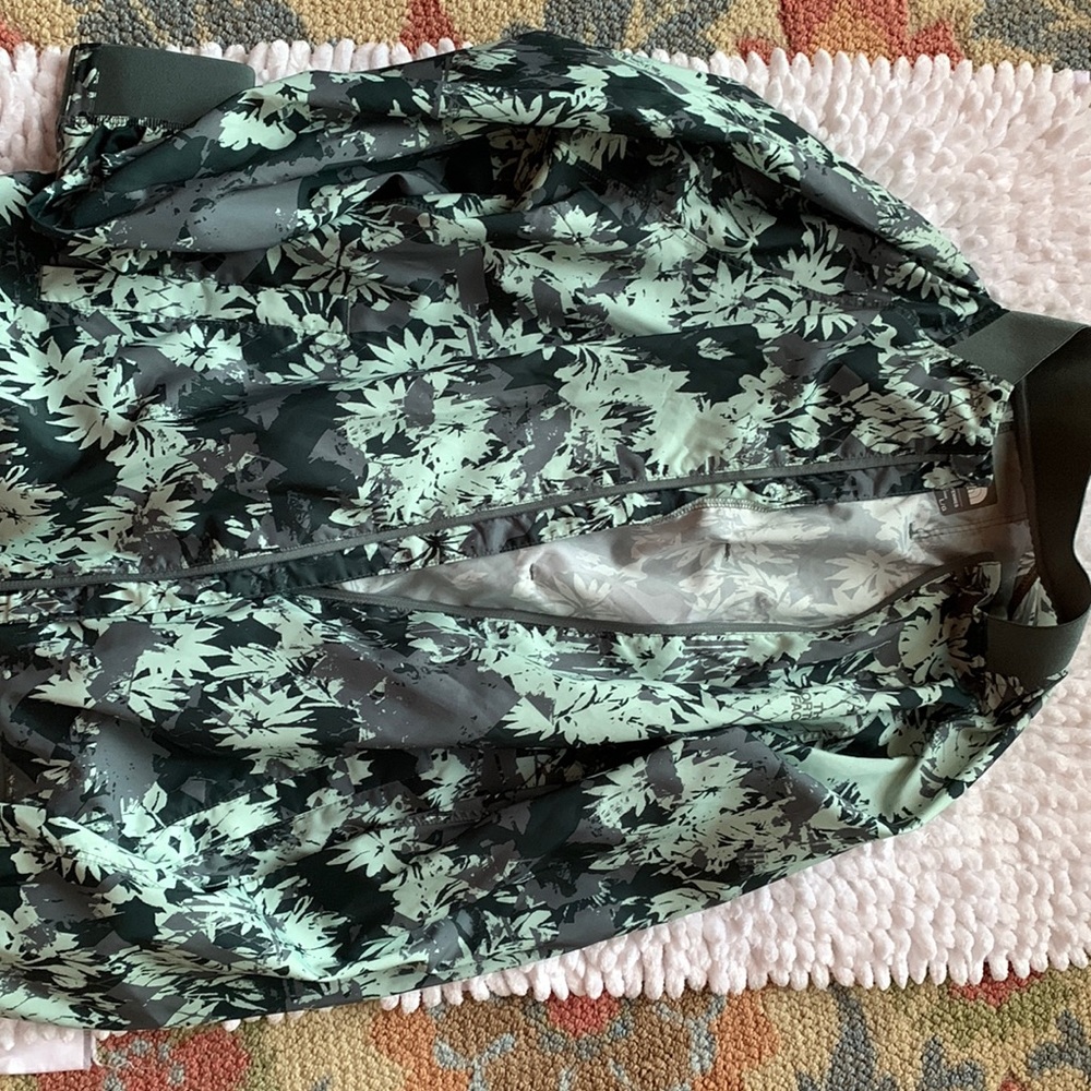 North Face lightweight Jacket